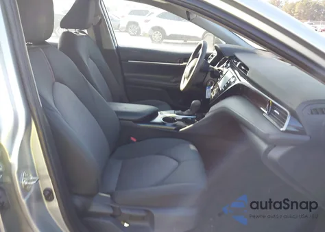 2020 Toyota Camry Le z USA, uszkodzony, nr VIN 4T1C11AK9LU960376